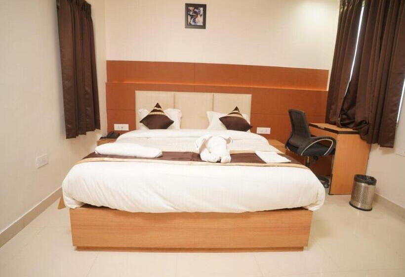 ホテル Ananda Inn