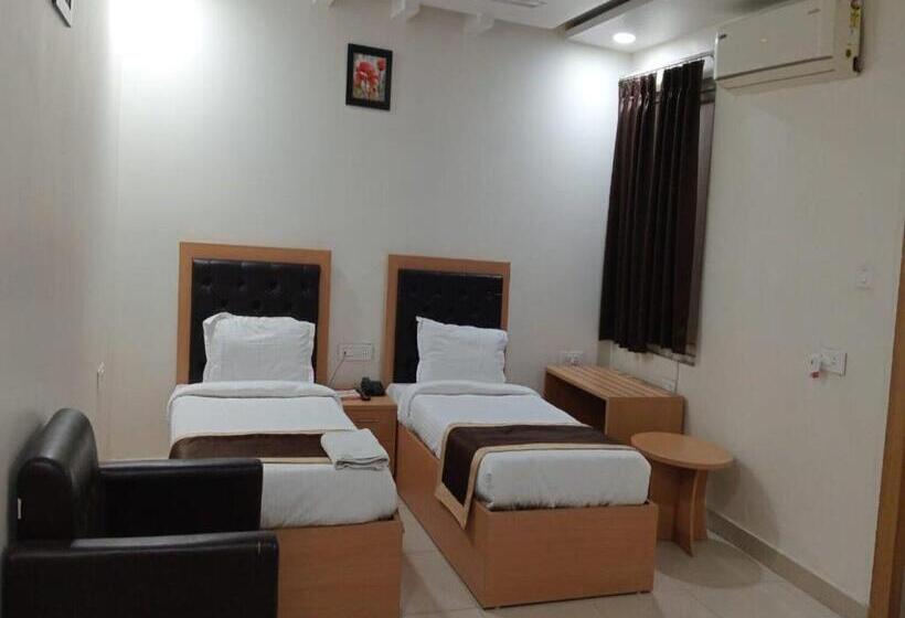 ホテル Ananda Inn