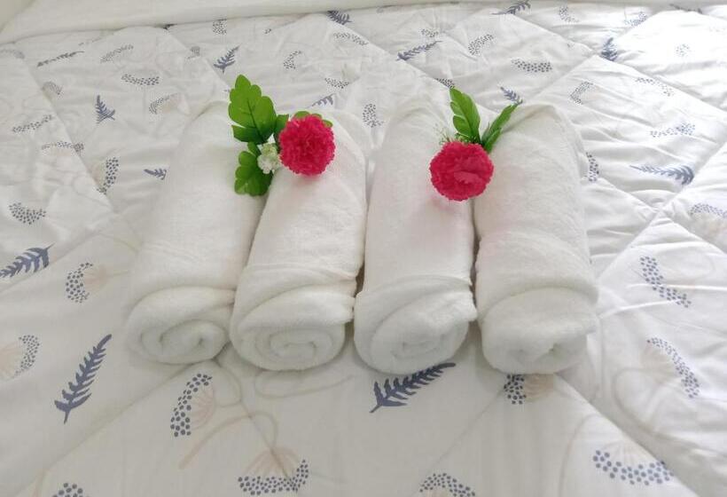 Hotel Luxurious Haven By The Bay   2br Near Moa Picc Ccp