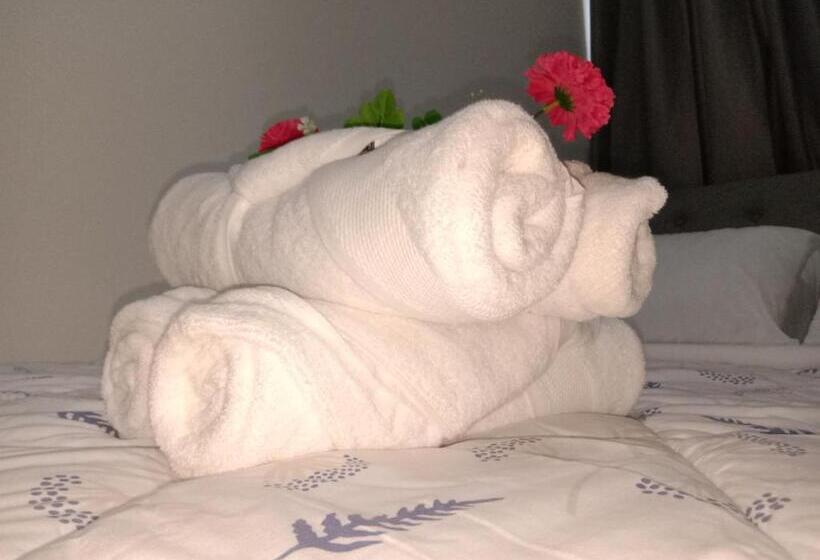 Hotel Luxurious Haven By The Bay   2br Near Moa Picc Ccp