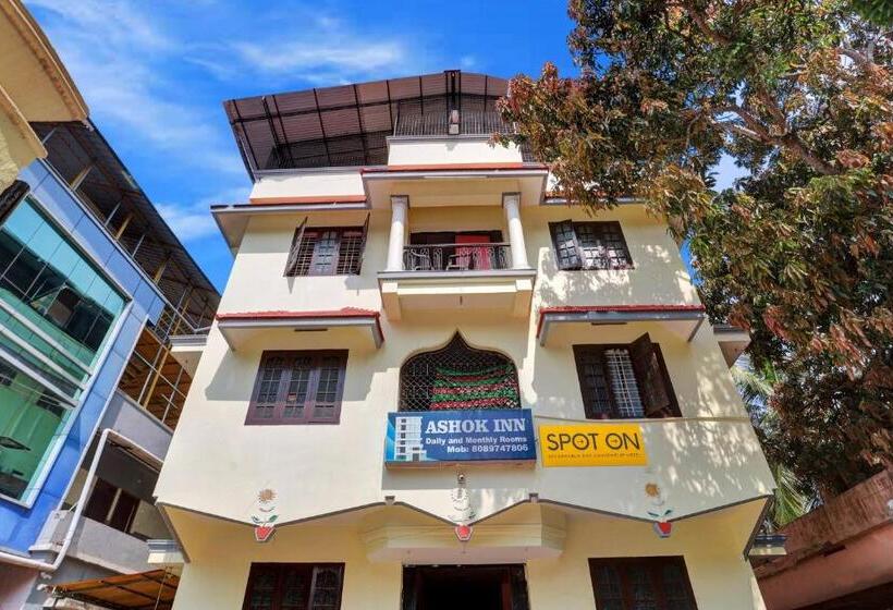 ホテル O Ashok Inn
