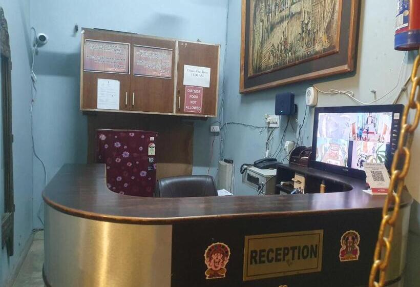 فندق Oyo Flagship Saket Utsav Laan