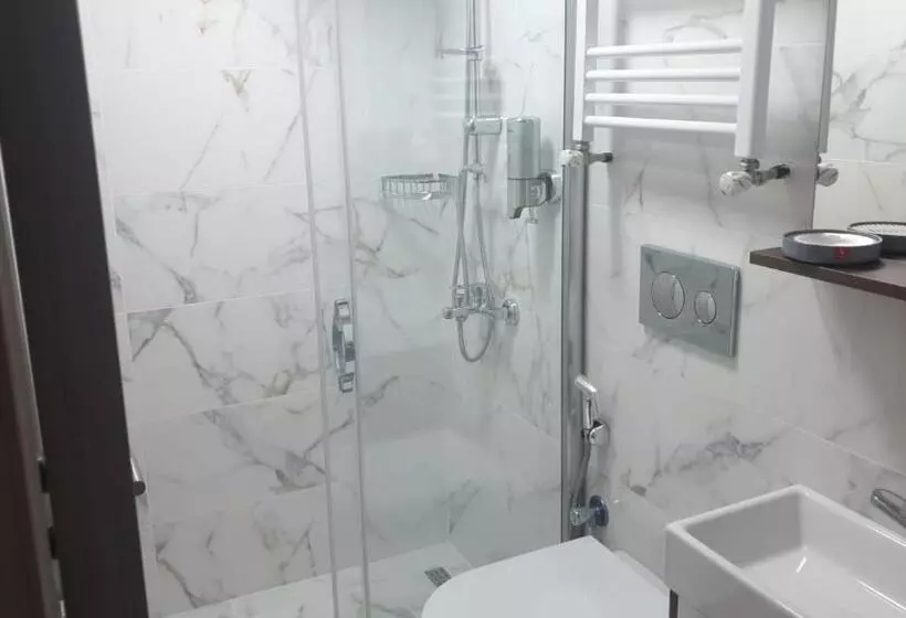 Noor Family Apartments