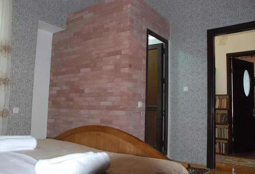پانسیون Daduna S House