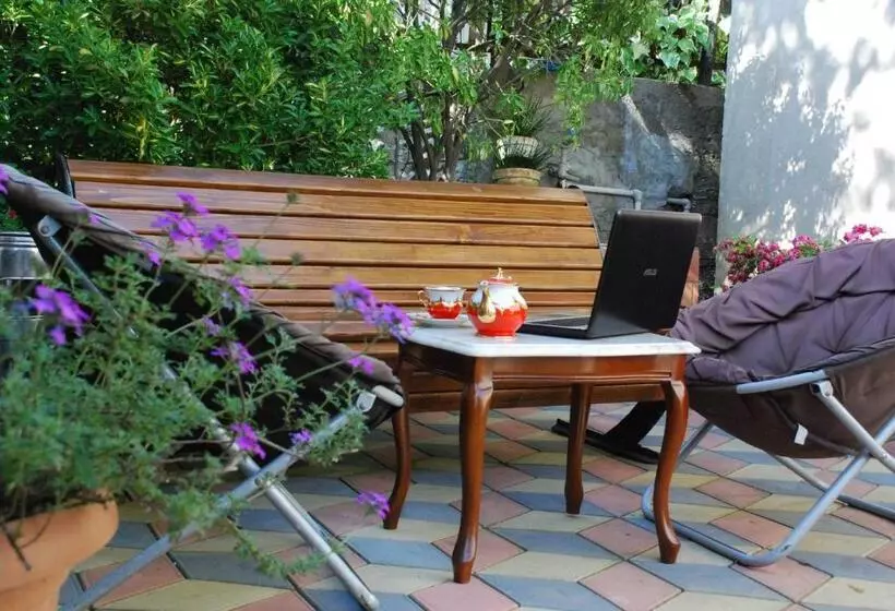 پانسیون Daduna S House