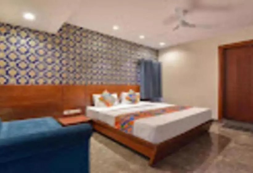 Fabhotel Wind Palace