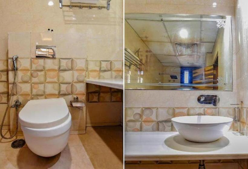 Fabhotel Wind Palace