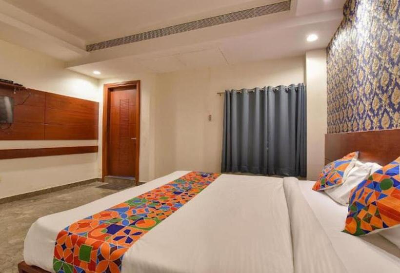 Fabhotel Wind Palace