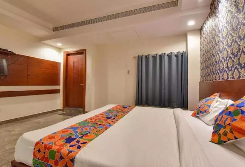 Fabhotel Wind Palace