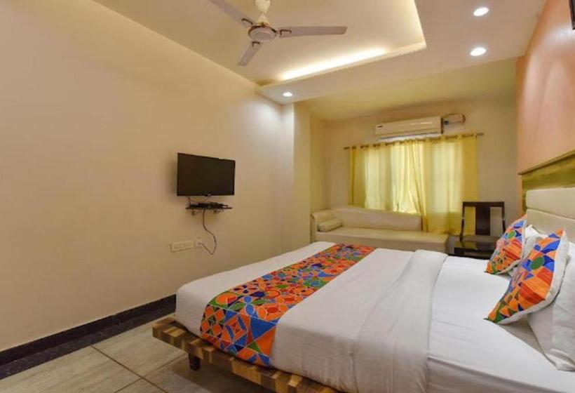 Fabhotel Wind Palace