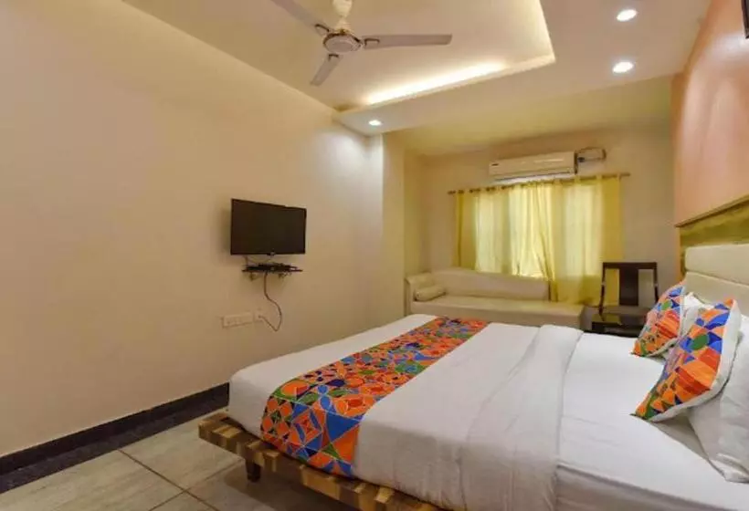 Fabhotel Wind Palace