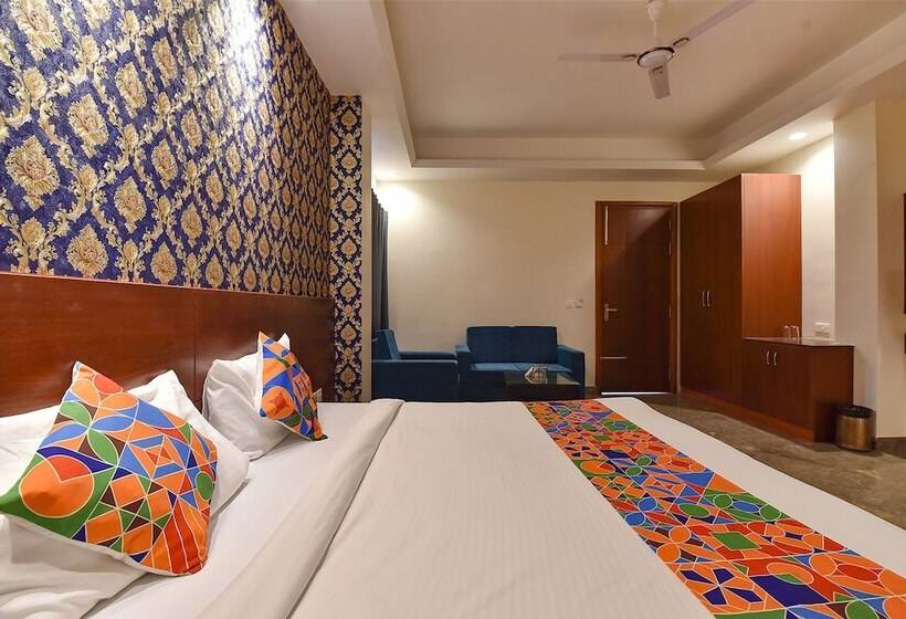 Fabhotel Wind Palace