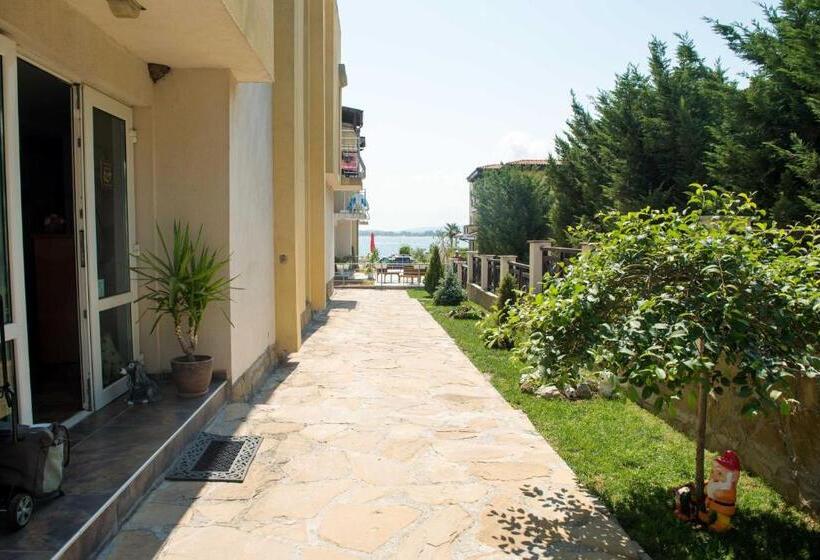 Hotel хотел лагуна