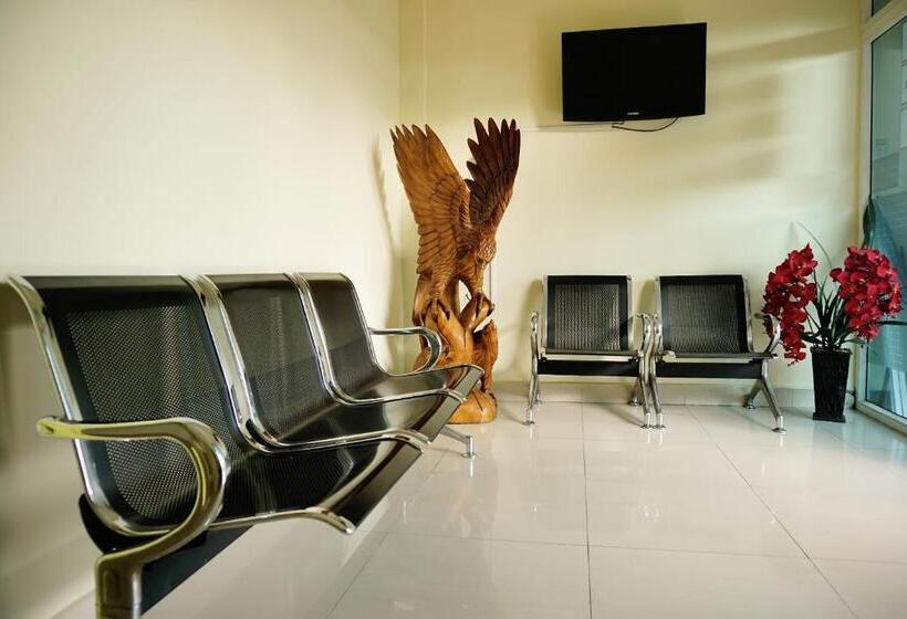 酒店 Oyo 733 Mina Homestay