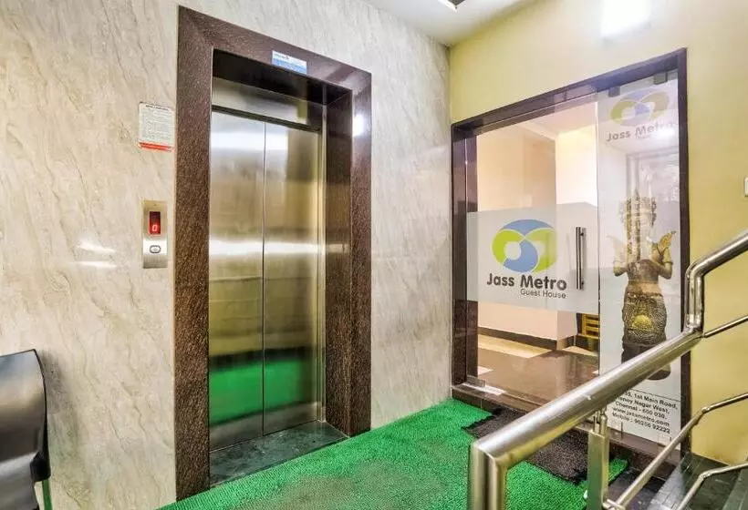 هتل O Nimalan Residency Shenoy Nagar Anna Nagar Near Pvr Cinemas Skywalk