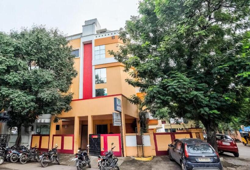 בית מלון כפרי O Nimalan Residency Shenoy Nagar Anna Nagar Near Pvr Cinemas Skywalk