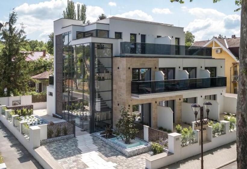 هتل Trend Deluxe Siófok