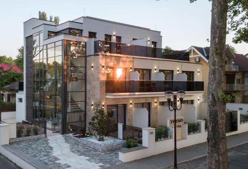 هتل Trend Deluxe Siófok