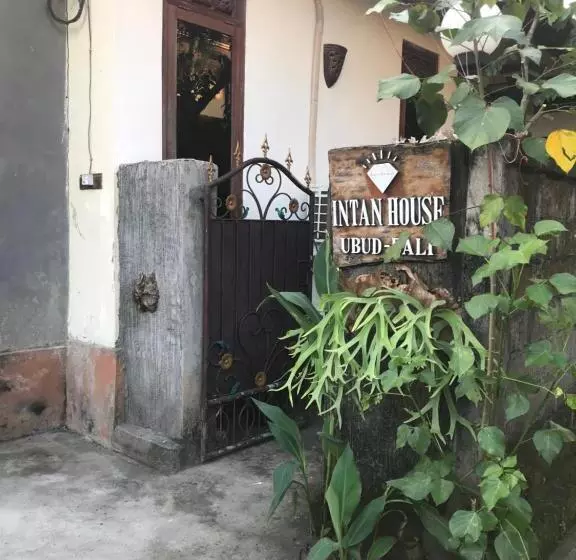 ペンション Intan House