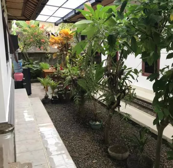 ペンション Intan House
