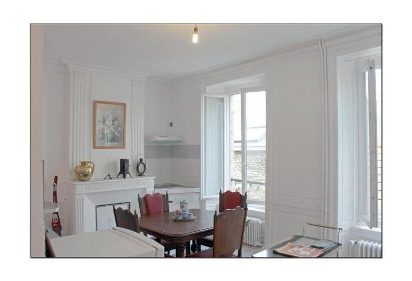 بنسيون Les Unelli