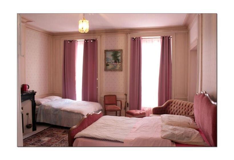 بنسيون Les Unelli