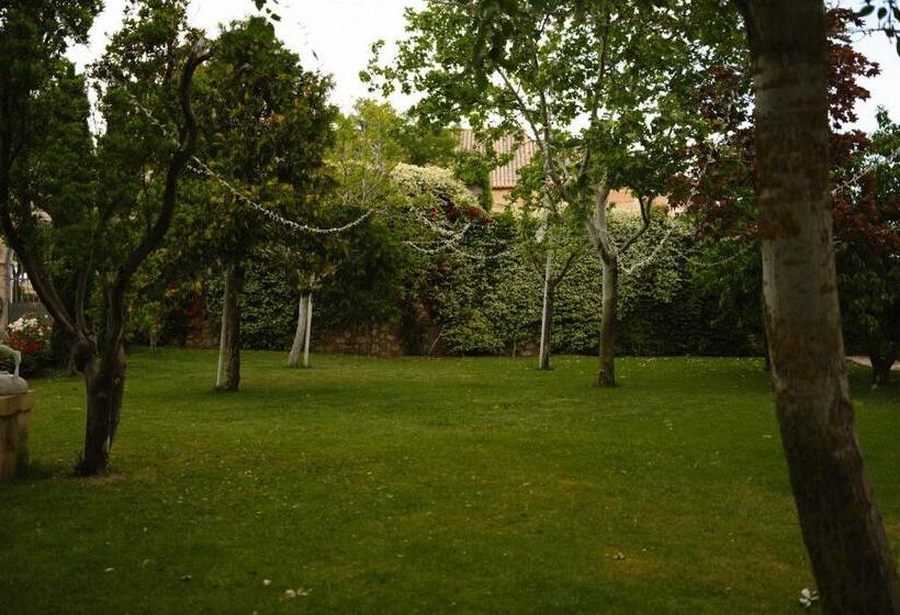 Resort Palacio Arudecas