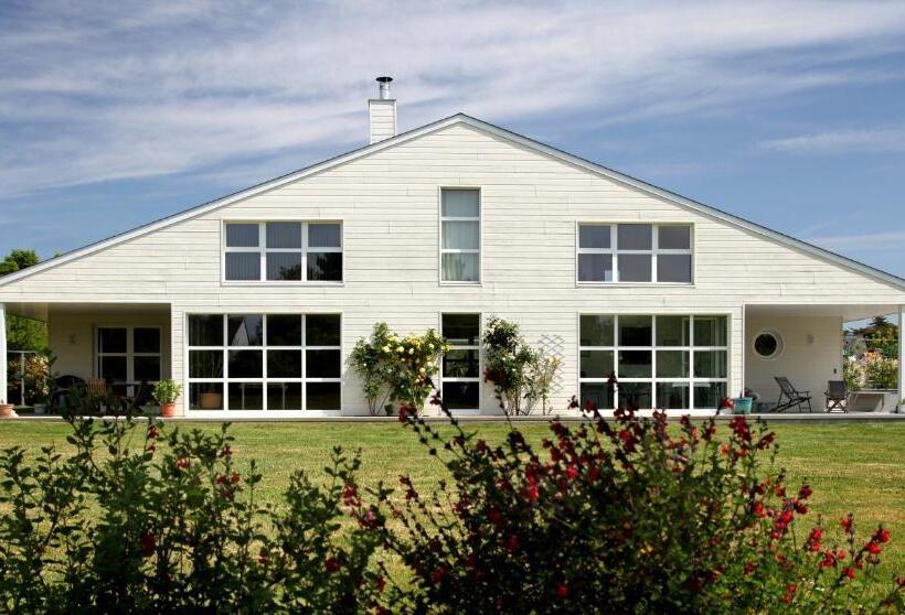 Bed and Breakfast La Villa Blanche   18 Personnes