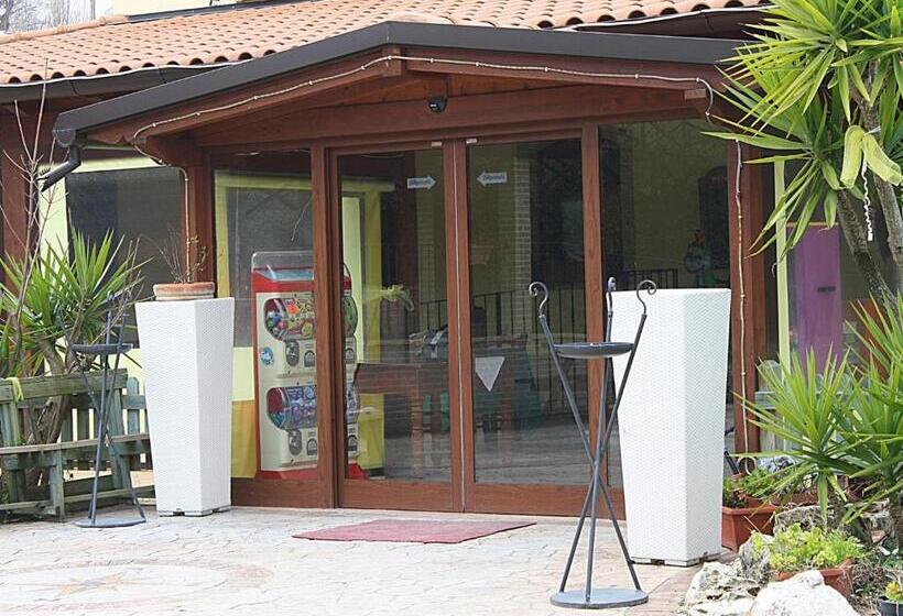 Hotel L Oasi Di Pierino