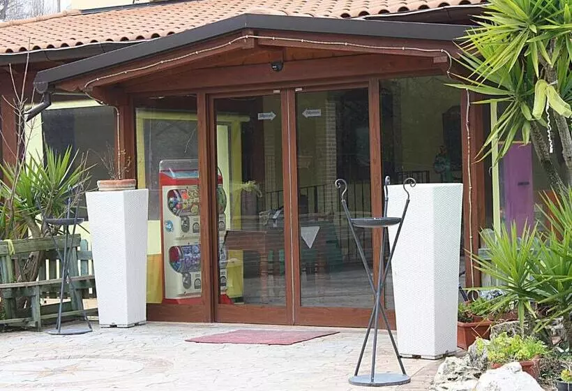 ホテル L Oasi Di Pierino