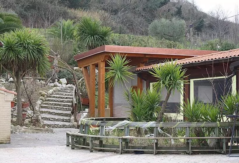 ホテル L Oasi Di Pierino