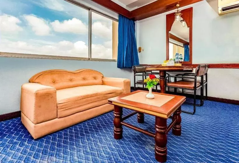 Hotelli Oyo 441 Grand Thara