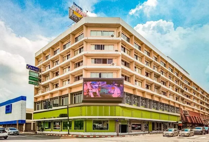 Hotelli Oyo 441 Grand Thara