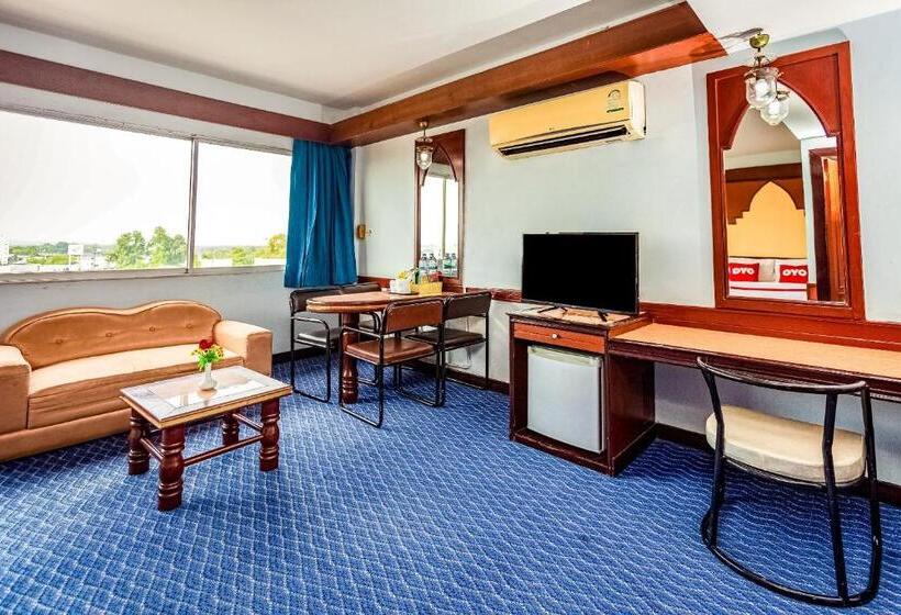 호텔 Oyo 441 Grand Thara