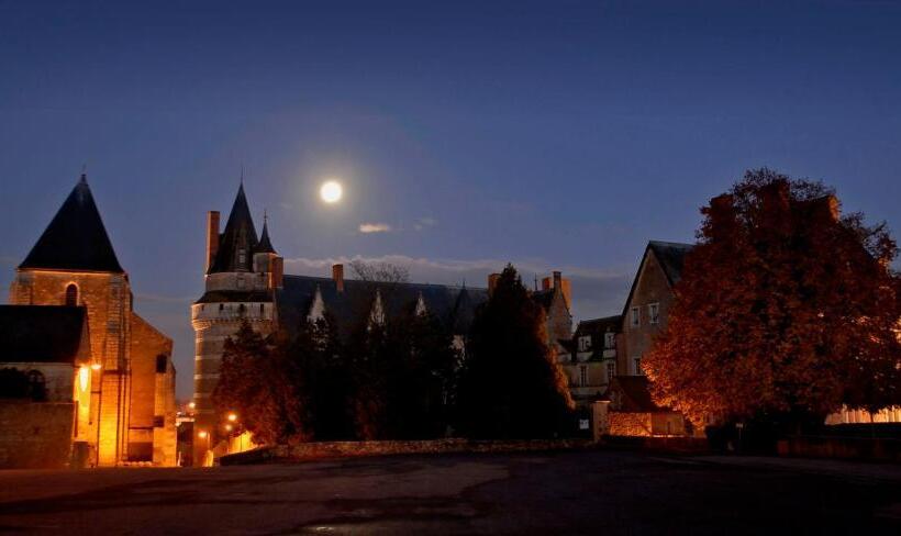 צימר Chateau De Durtal