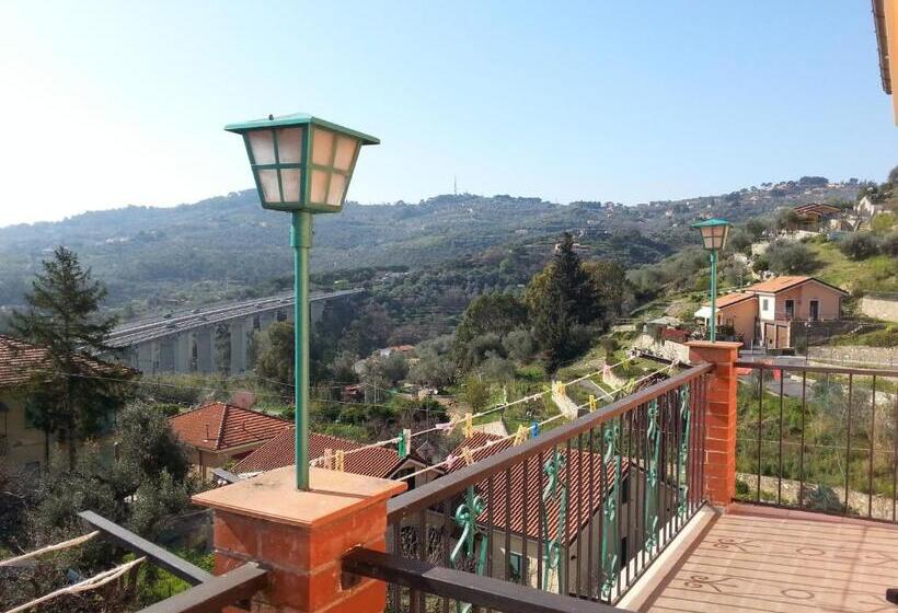 ホテル Albergo Jolanda