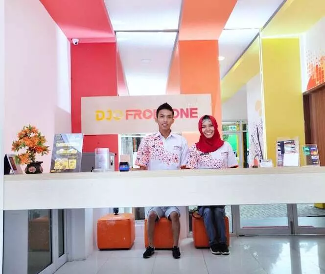 هتل Djo Front One Inn Bengkulu