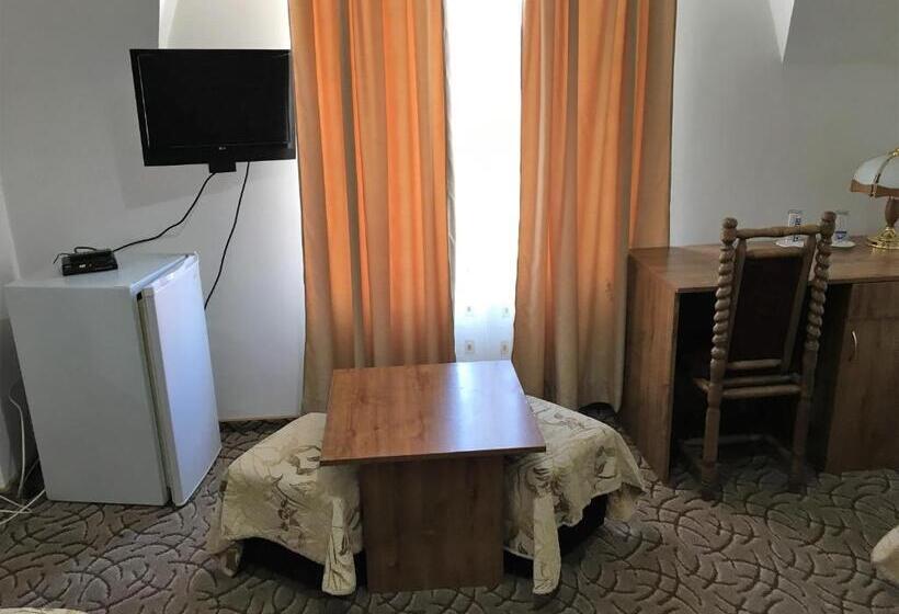 בית מלון כפרי Danubian Crew