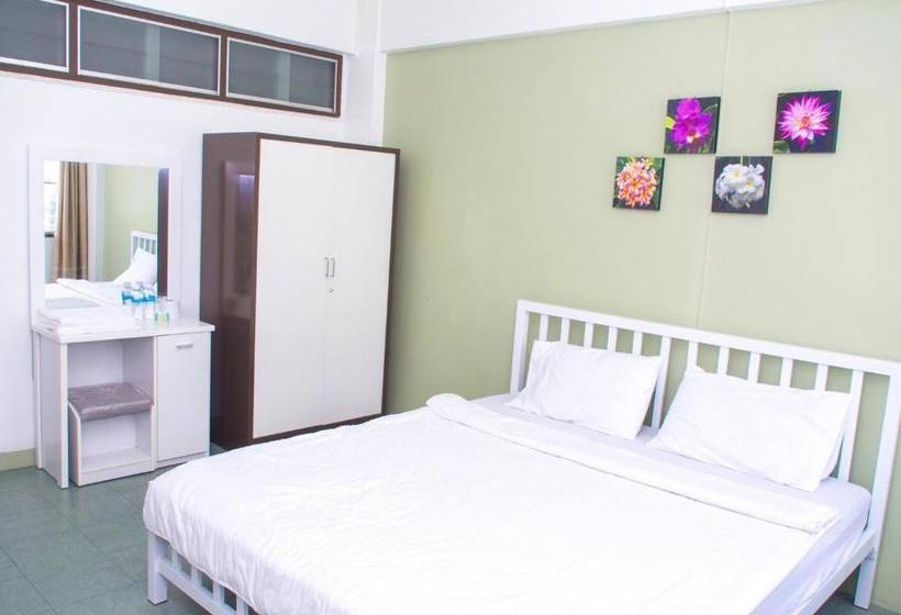 בית מלון כפרי Jaroonwej Bangsaen