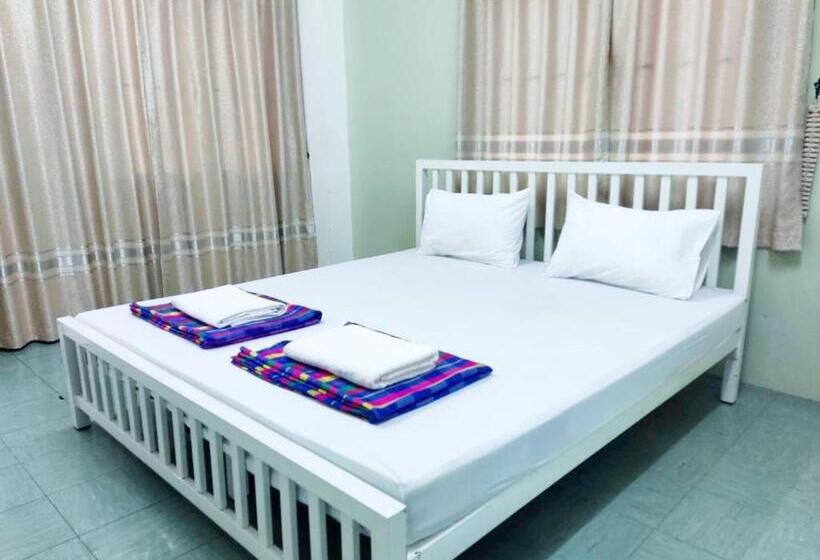 בית מלון כפרי Jaroonwej Bangsaen