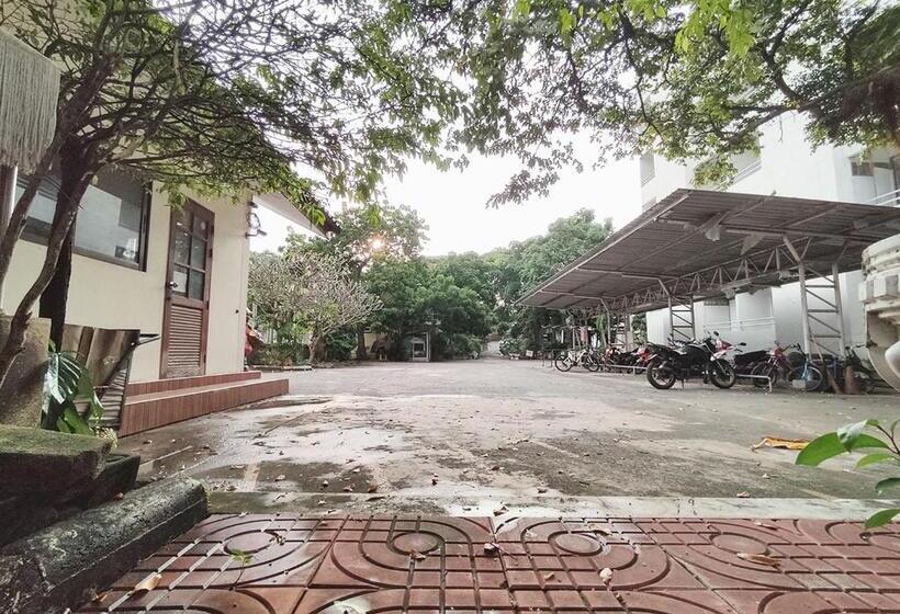 בית מלון כפרי Jaroonwej Bangsaen