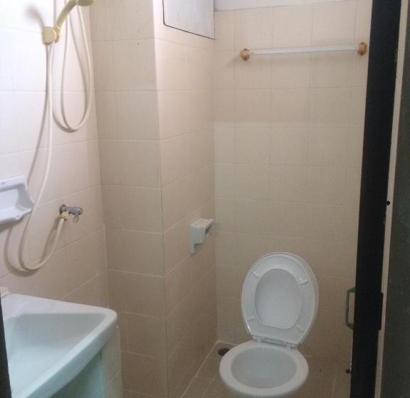 בית מלון כפרי Jaroonwej Bangsaen