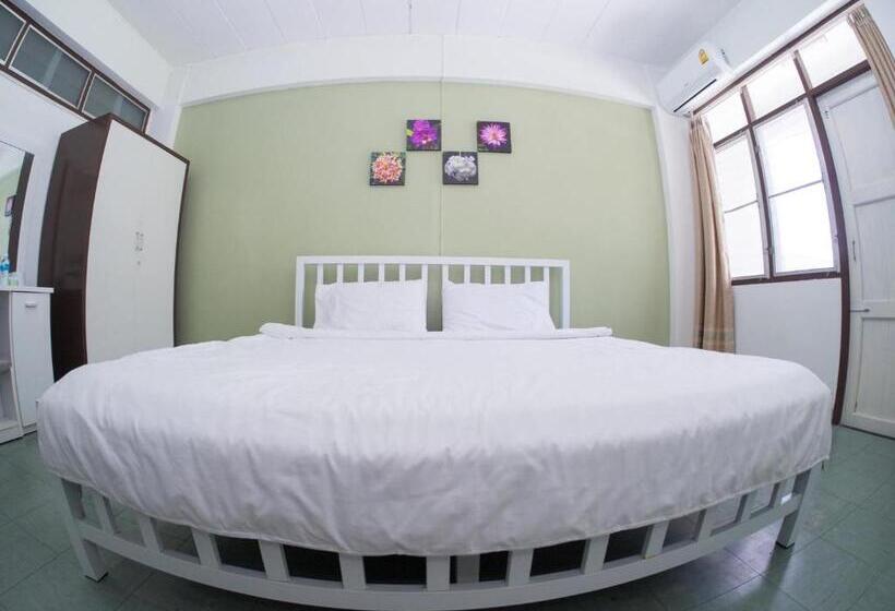 בית מלון כפרי Jaroonwej Bangsaen