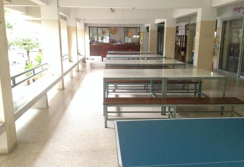 בית מלון כפרי Jaroonwej Bangsaen