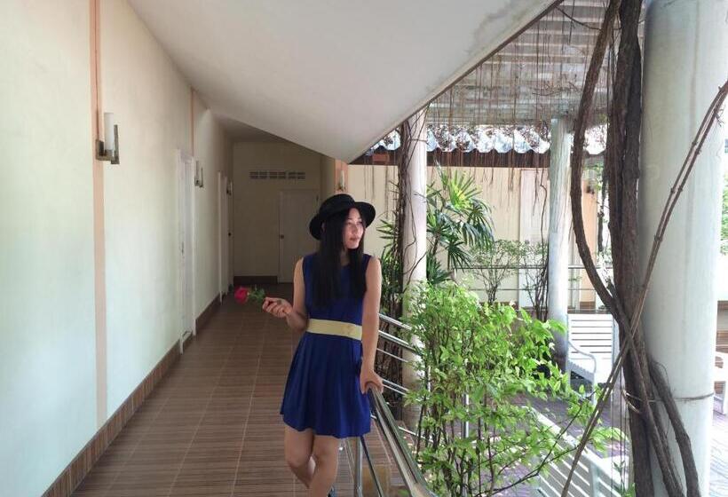 בית מלון כפרי Jaroonwej Bangsaen