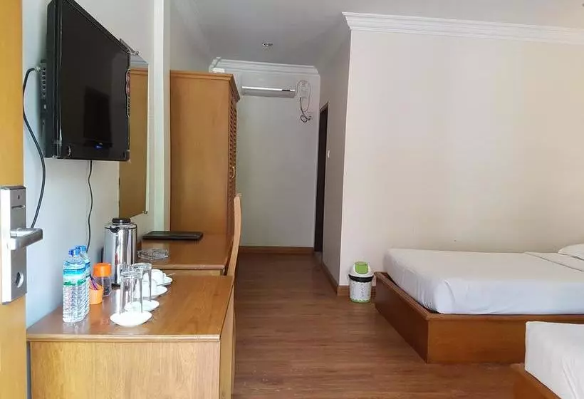 هتل Mya Nanda