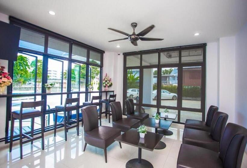 The Bed Hotel Phitsanulok