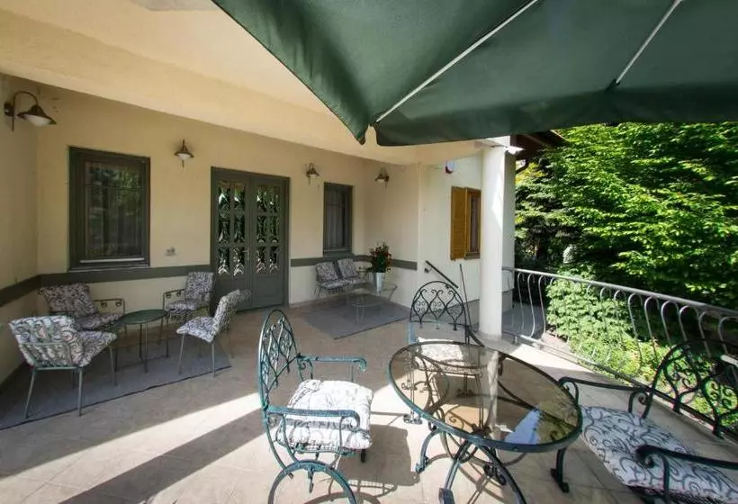 هتل Villa Oliva Boutique Rooms & Spa Zamárdi