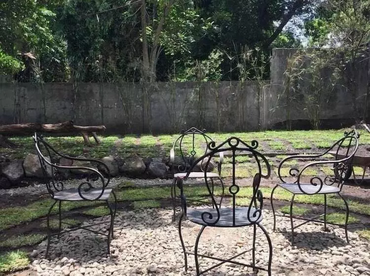 The White B&b Bacolod