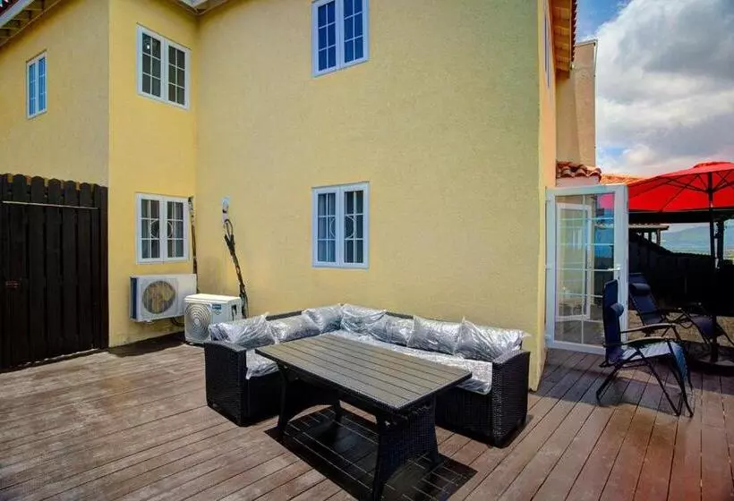 پانسیون City View Retreat Home
